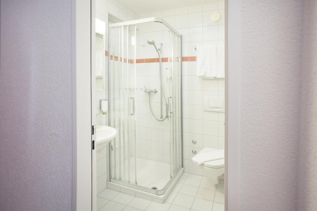 Guesthouse Zurzach - Self Check-In Экстерьер фото